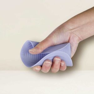 Vibrator-NIYA-5-–-10-funcții,-2-motoare-și-telecomandă-in-mana