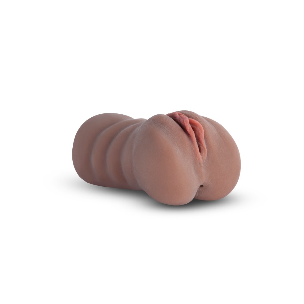 I-Dream-of-MILF-Cassandra-Brown-1