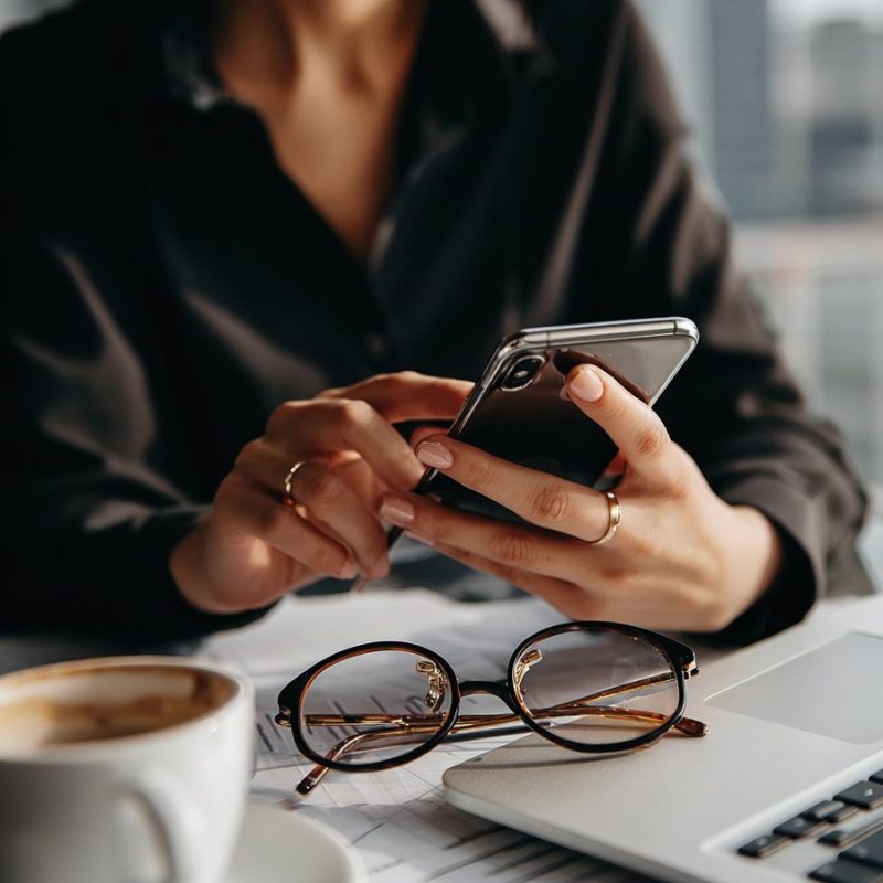 Partea a IV-a. Banii care fac bani: telefon și cafea pe birou